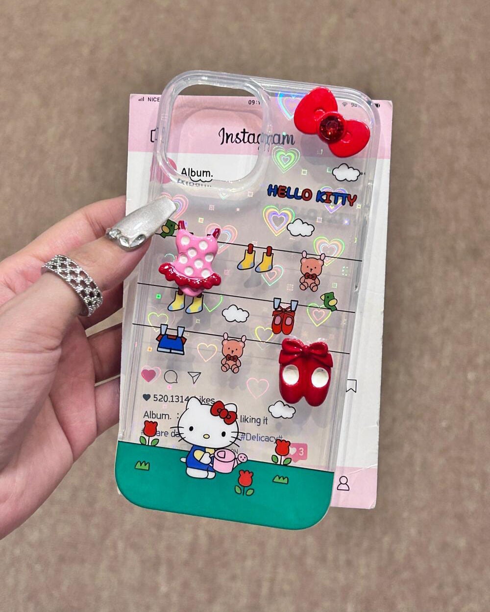 ケース大好きっ子 on LIPS 「キティちゃんの水玉のスカートはとっても可愛いね#iPhoneケ..」(1枚目)