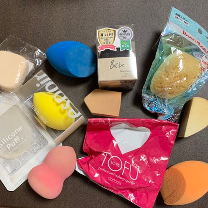 ビー・エヌ 3D メイクアップスポンジ のクチコミ「評価の高いスポンジを集めてみました!
1fillimilli ウォータリーパフ
青が印象的な.....」(1枚目)