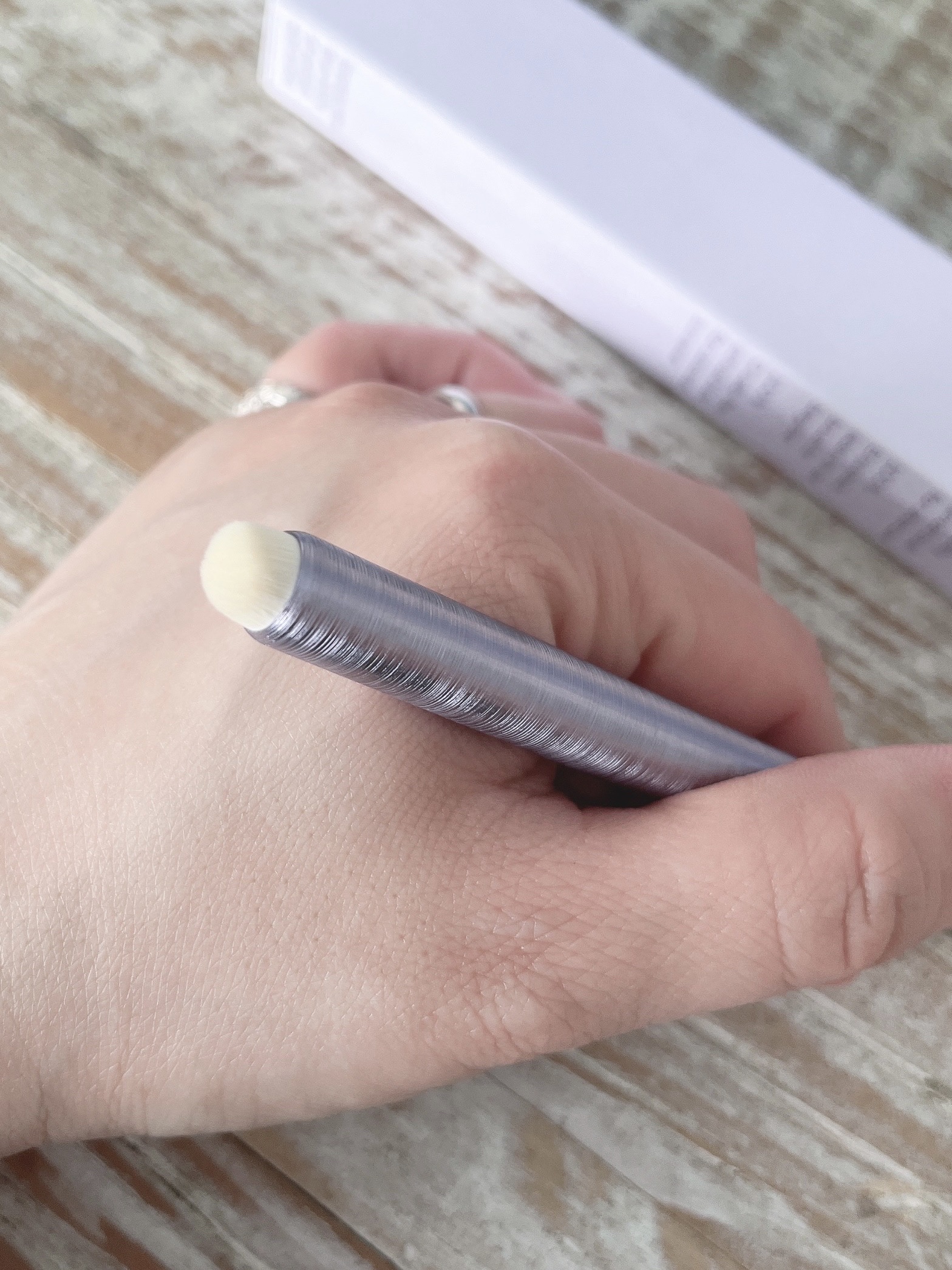 Mini Fingertip brush/KUMO/メイクブラシを使ったクチコミ（2枚目）