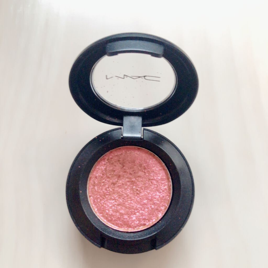 ダズルシャドウ レッツ ロール/M・A・C/単色アイシャドウを使ったクチコミ（2枚目）