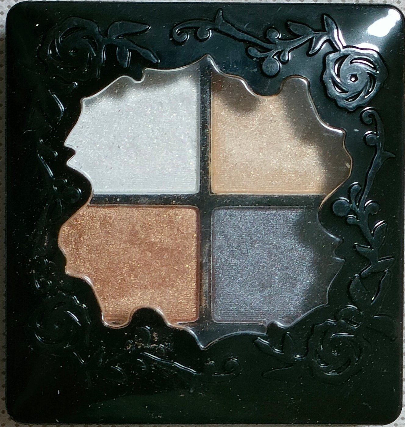 プリンセス シフォンアイシャドウA/エルファー/アイシャドウパレットを使ったクチコミ（2枚目）