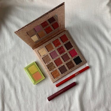 CHARM 16 COLOR EYESHADOW PALETTE/IMAGIC/パウダーアイシャドウを使ったクチコミ（1枚目）