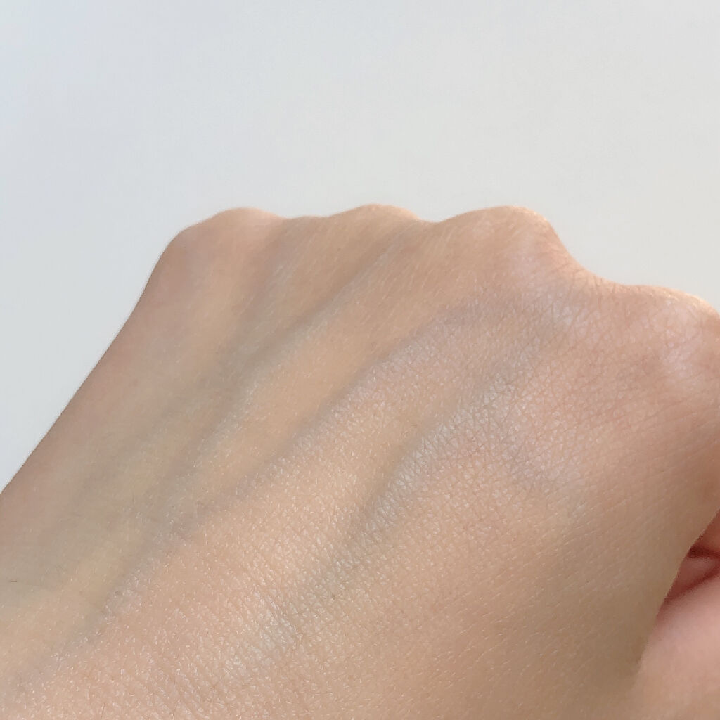 THREE ハンド＆アーム クリーム AC Rのクチコミ「

ライトな付け心地です。
テクスチャーも、こっくり系ではなく、
少しサラっとした乳液のような.....」（3枚目）