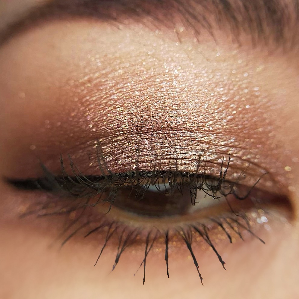 マルチカラーバリエーション パール PE07/チャコット・コスメティクス/単色アイシャドウを使ったクチコミ（2枚目）