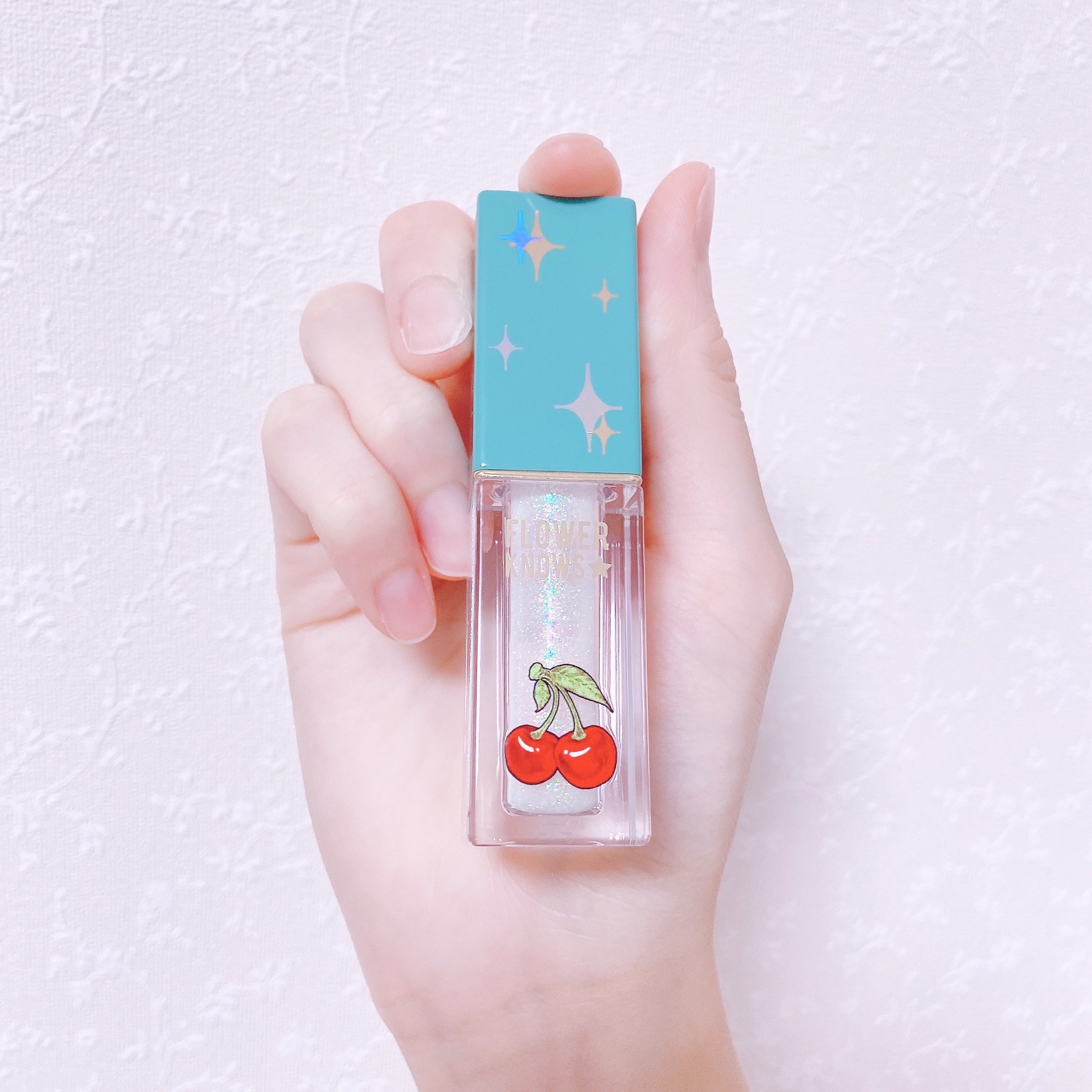 Cherry Love グリッター リキッドアイシャドウ P01 Alluring Cat Eyes/FlowerKnows/グリッターを使ったクチコミ（2枚目）