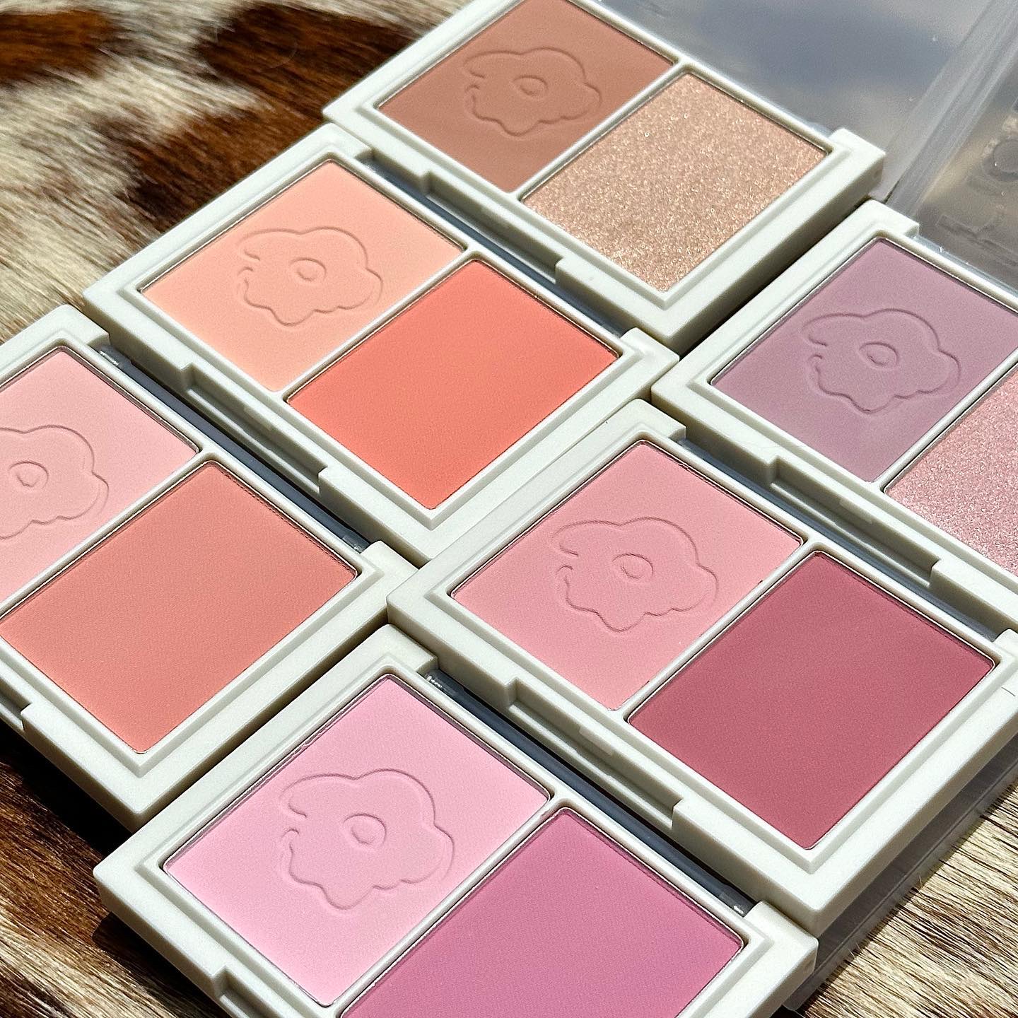 フロリッドレイヤーブラッシャー/HAKIT/パウダーチークを使ったクチコミ（2枚目）