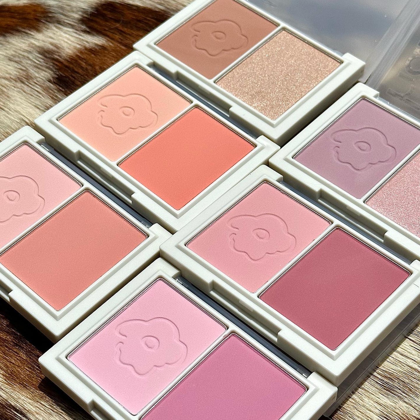 フロリッドレイヤーブラッシャー/HAKIT/パウダーチークを使ったクチコミ(2枚目)