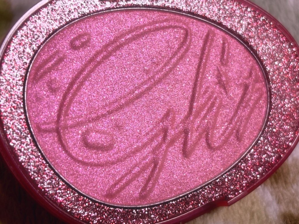 フィー グリッツストーンハイライター/fwee/パウダーハイライトを使ったクチコミ(3枚目)