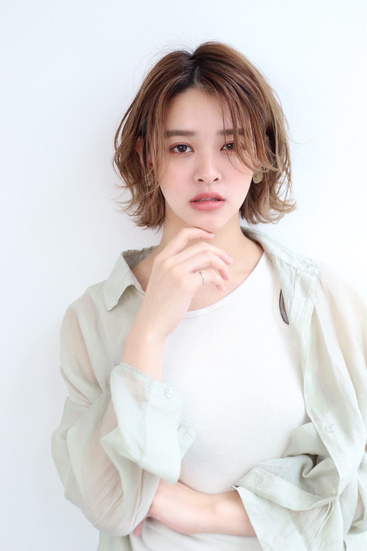 面長前髪なしワンレンボブ