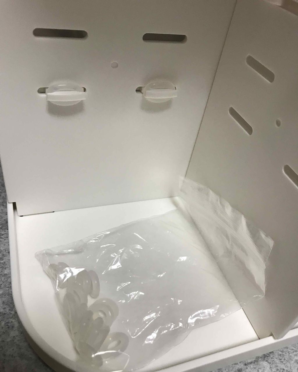 pink_rouge_uq on LIPS 「amazonで購入した、くるくる回るタイプのコスメ収納です🌟組..」(2枚目)