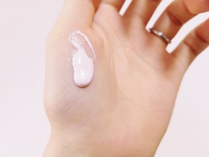 プリオール おしろい美白乳液のクチコミ「〖プリオール おしろい美白乳液〗
昔貰ったサンプルが出てきたので使用。
サラサラと伸びが.....」(2枚目)