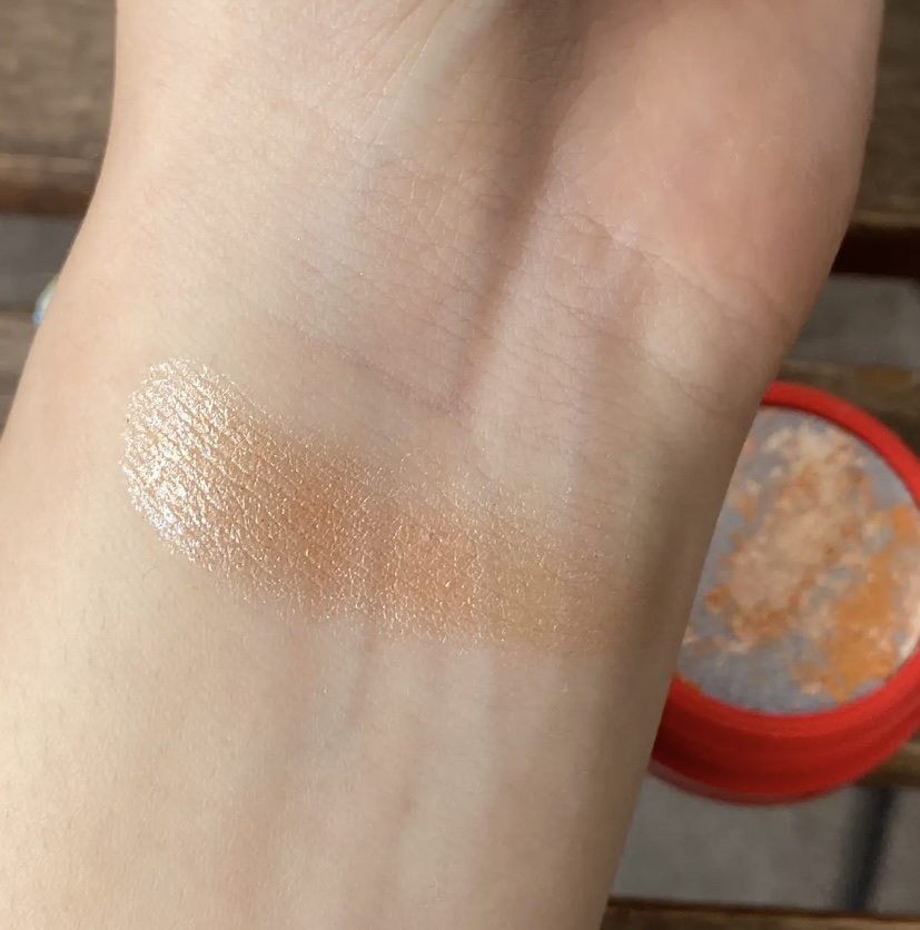  スーパーショックシャドウ/ColourPop/単色アイシャドウを使ったクチコミ（2枚目）