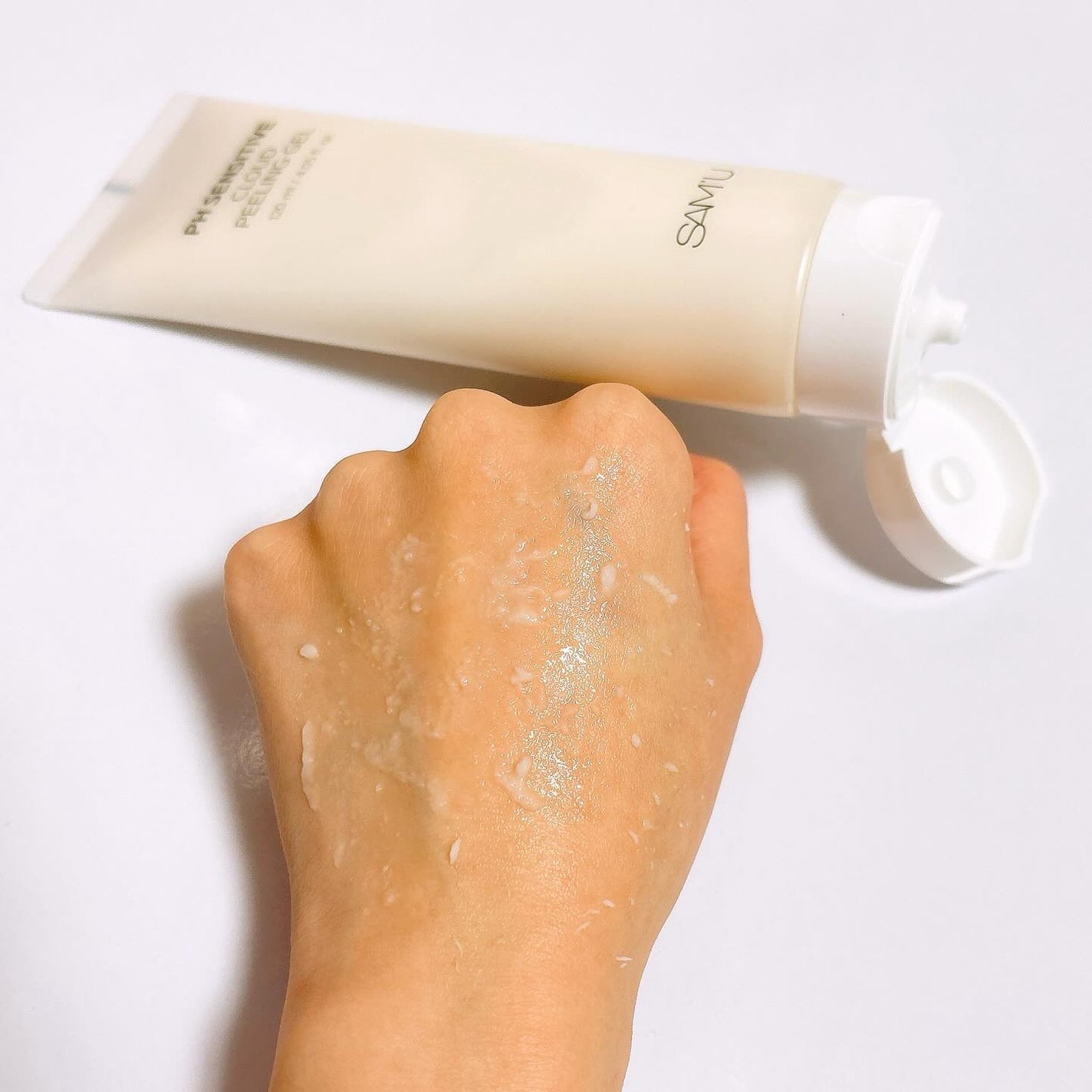 LENA on LIPS 「.▷SAM'UPHクラウドピーリングジェル8月に新発売の透明感..」(5枚目)