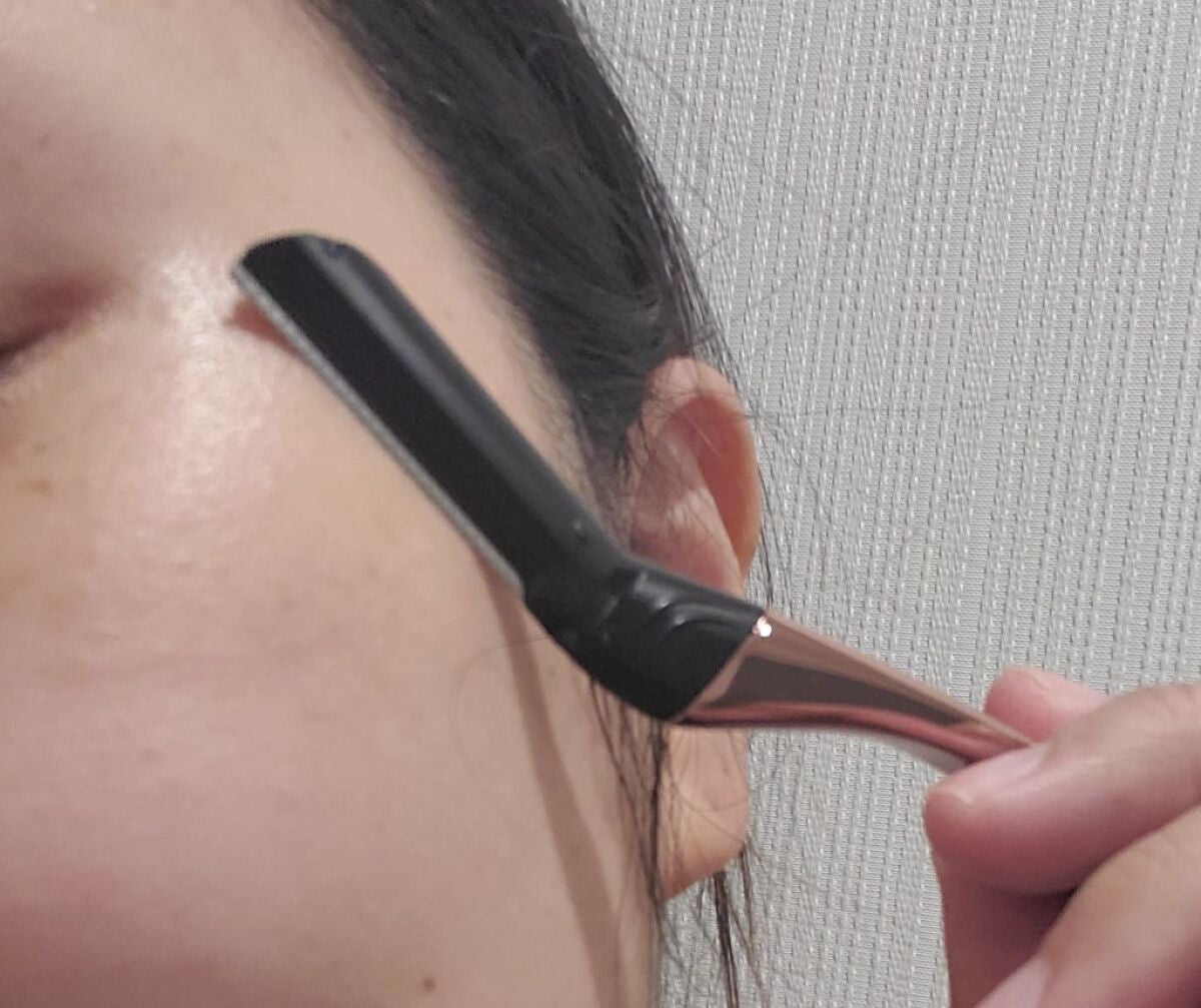 サロンプラス トーンアップ フェイススムーサー ホルダー(刃付き)/サロンプラス/シェーバーを使ったクチコミ(2枚目)