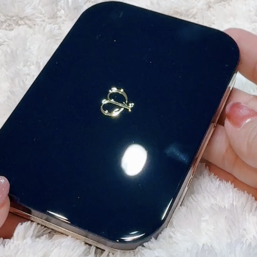 クレ・ド・ポー ボーテ  タンプードルエクラⅡ パンソー/クレ・ド・ポー ボーテ/パウダーファンデーションを使ったクチコミ（3枚目）