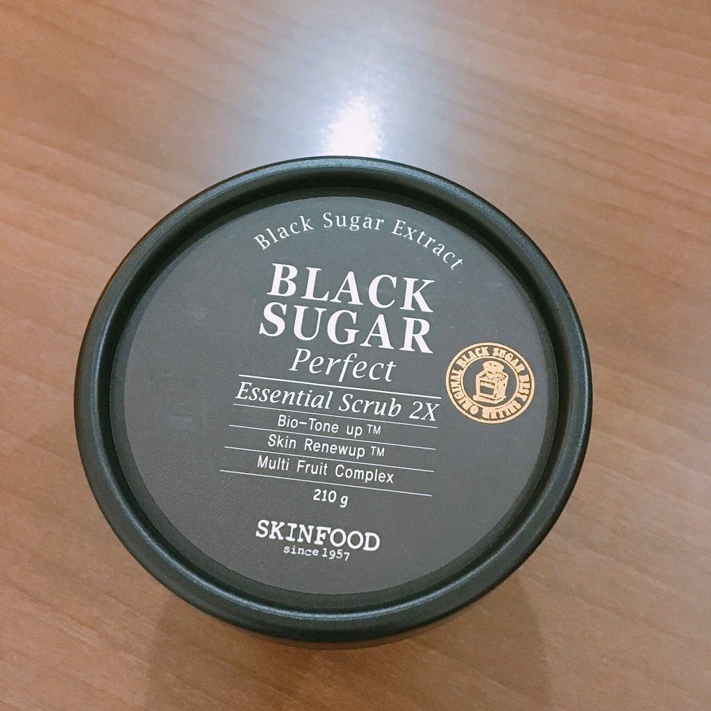 ブラックシュガー パーフェクト エッセンシャル スクラブ2X/SKINFOOD/洗い流すパック・マスクを使ったクチコミ（1枚目）