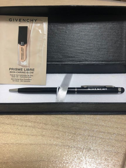 プリズム・リーブル・スキンケアリング・グロウ/GIVENCHY/リキッドファンデーションを使ったクチコミ(1枚目)