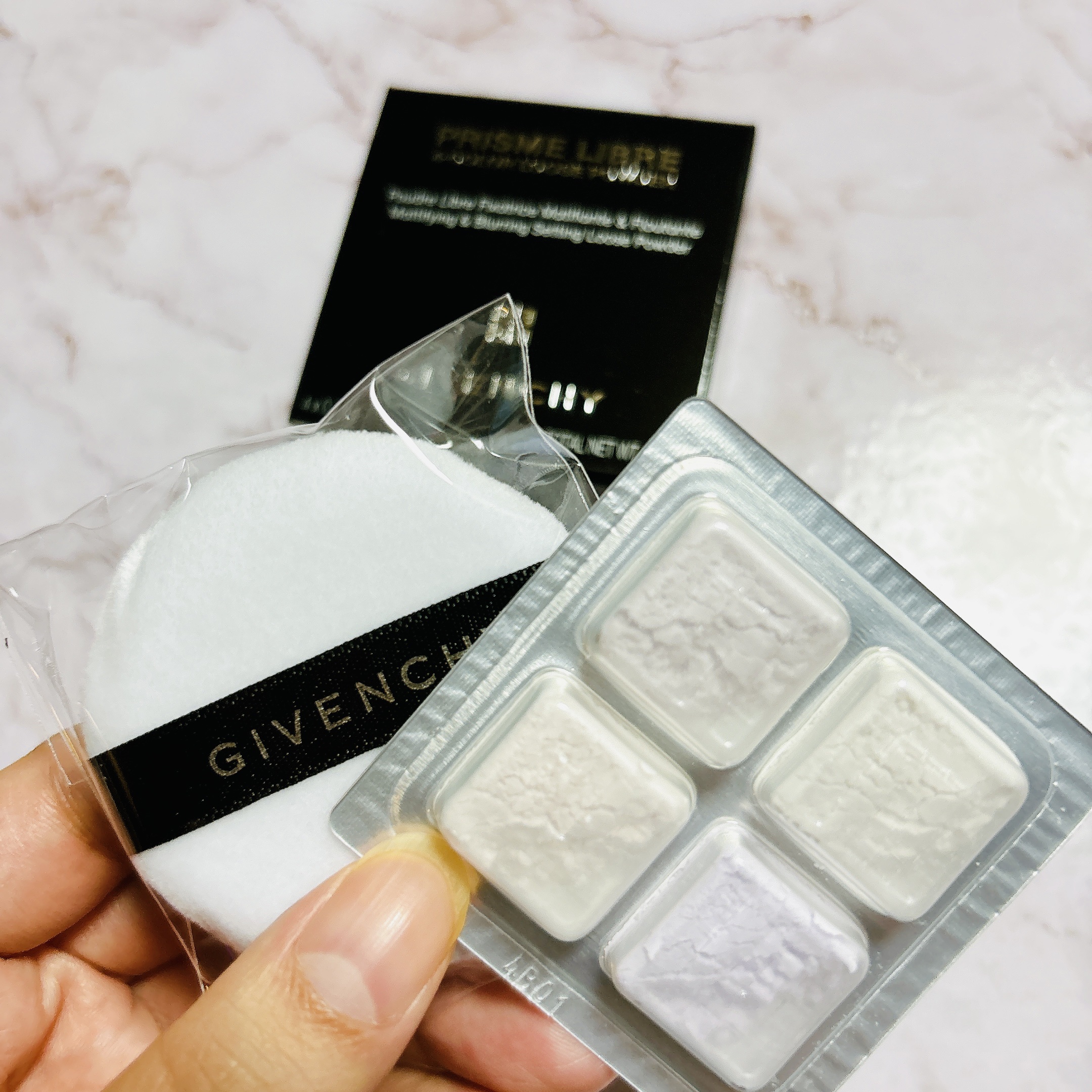プリズム・リーブル/GIVENCHY/ルースパウダーを使ったクチコミ（2枚目）