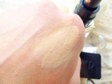 クレ・ド・ポー ボーテ タンフリュイドエクラ ナチュレル/クレ・ド・ポー ボーテ/リキッドファンデーションを使ったクチコミ(3枚目)