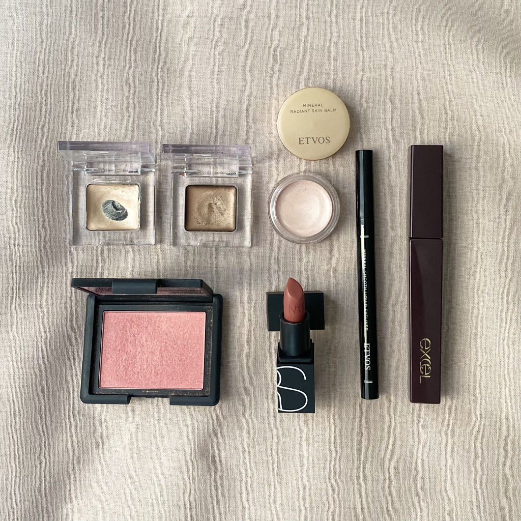 ミネラルラディアントスキンバーム/エトヴォス/クリームハイライトを使ったクチコミ（1枚目）