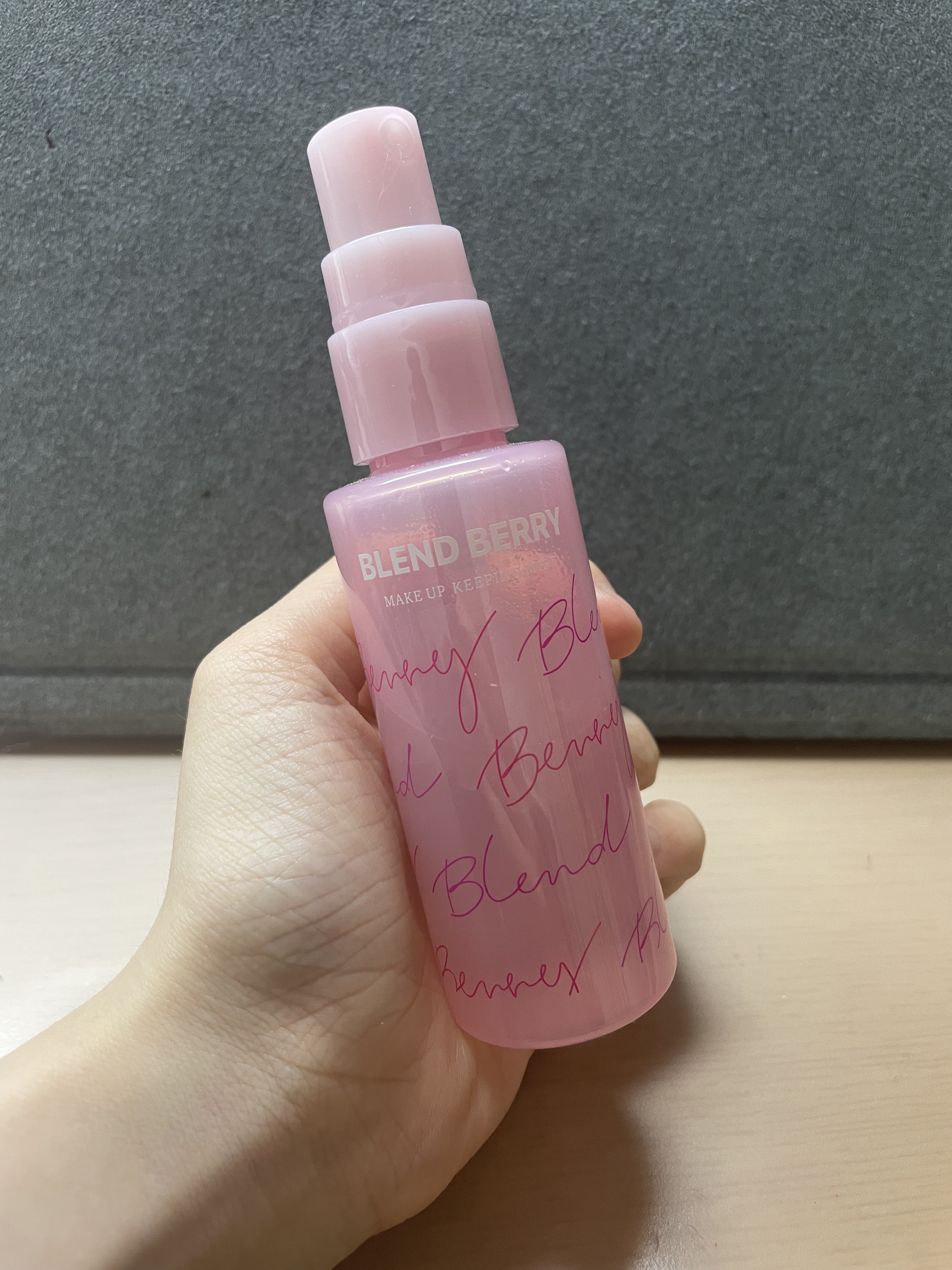 メイクアップ キーピング ミスト/BLEND BERRY/フィックスミストを使ったクチコミ（1枚目）