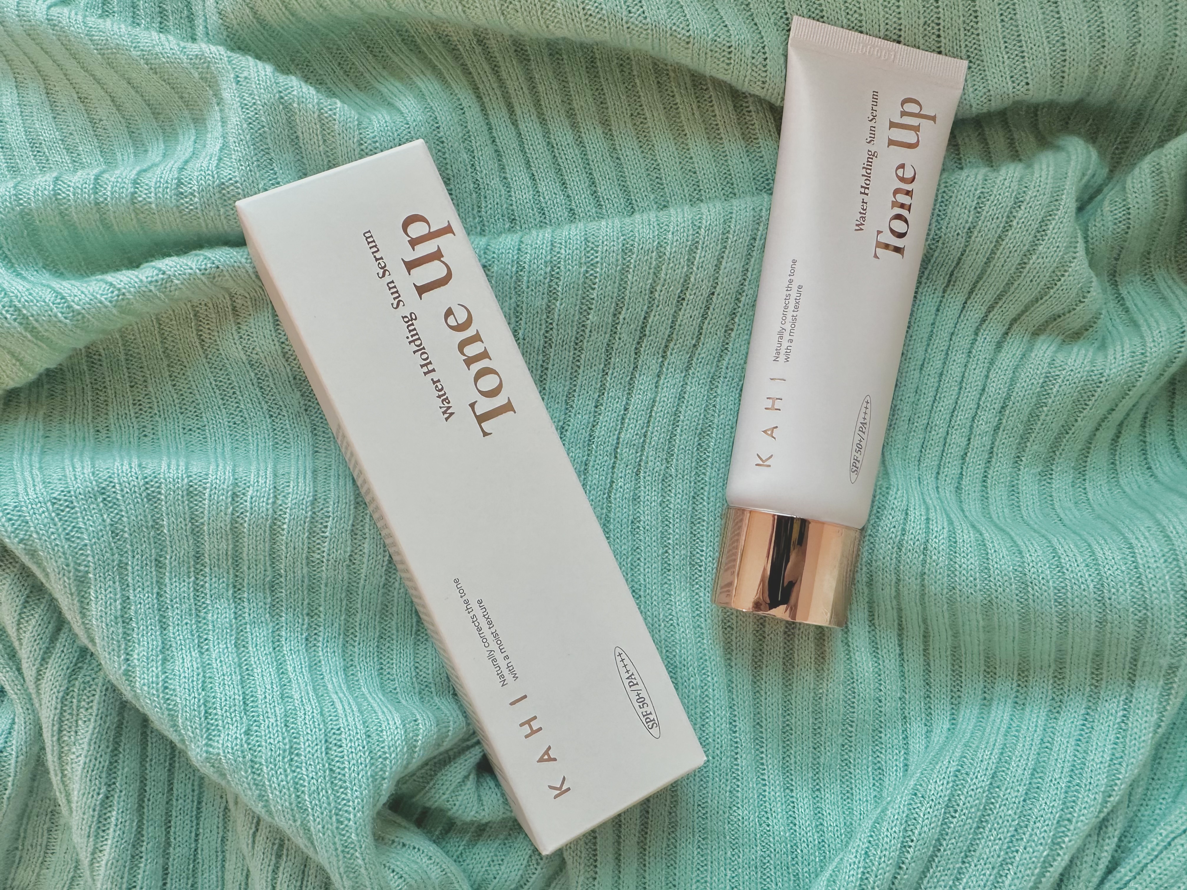 ウォーターホールディングトーンアップサンセラム/KAHI/日焼け止めローションを使ったクチコミ（2枚目）