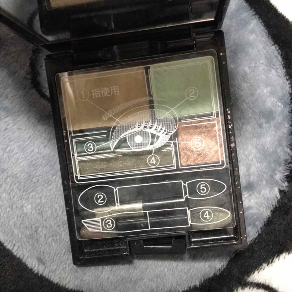 ソフトグラマラスアイズ/コフレドール/アイシャドウパレットを使ったクチコミ（3枚目）