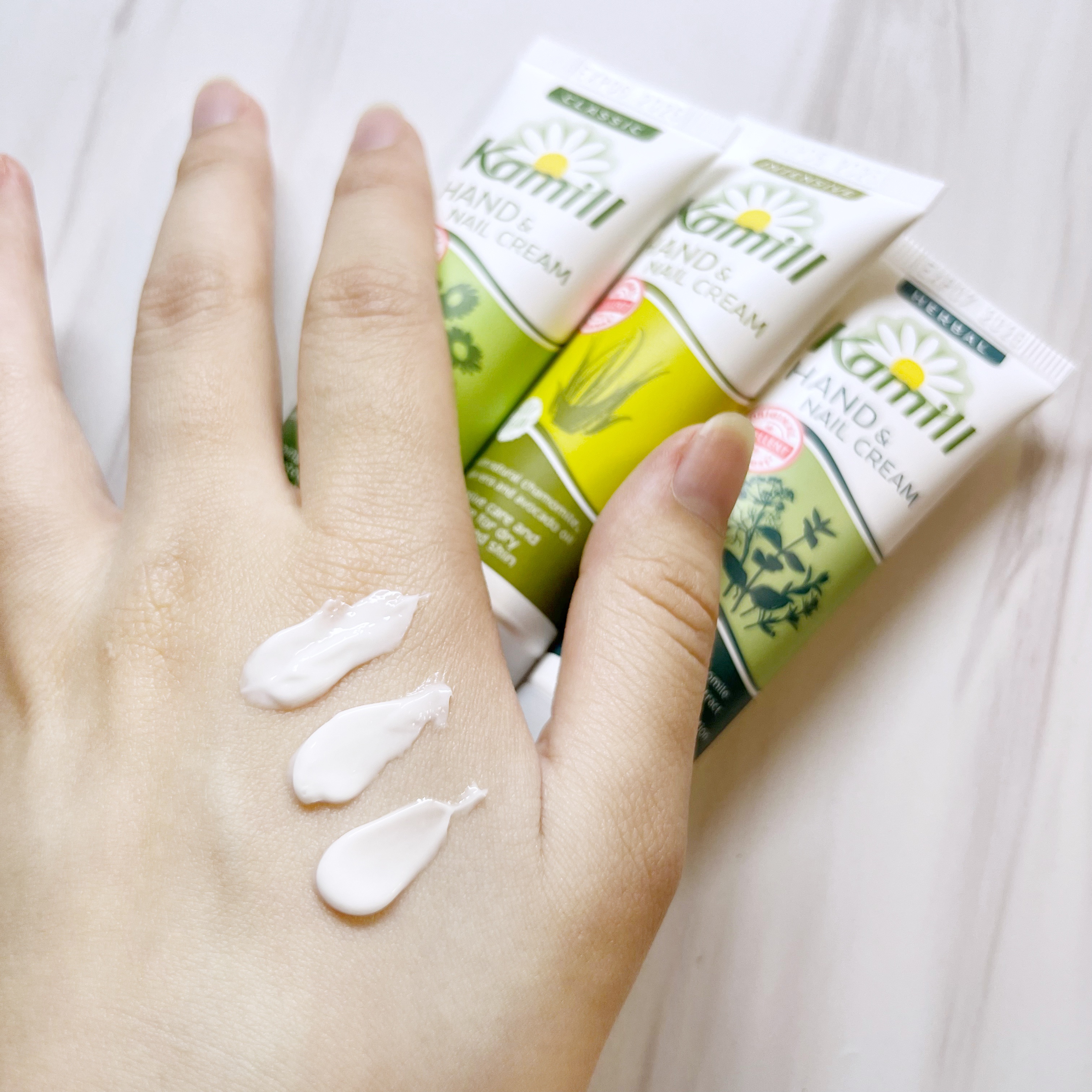 ハンド＆ネイルクリーム インテンシブ 3OML ミニ/カミール/ハンドクリームを使ったクチコミ（2枚目）