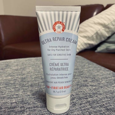 First Aid Beauty Ultra Repair Creamのクチコミ「First Aid Beauty 
Ultra Repair Cream

Look fant.....」（1枚目）