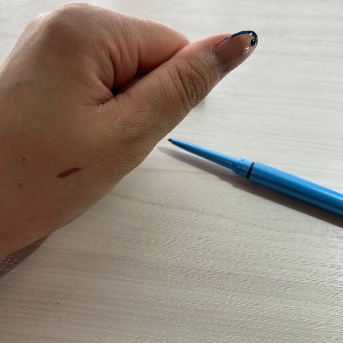 「密着アイライナー」極細クリームペンシル/デジャヴュ/ペンシルアイライナーを使ったクチコミ(4枚目)