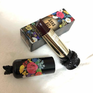 初投稿📝

ANNA SUIのリップスティックS S402です💄
つい最近購入しました🛍

人生初ANNA SUI👏✨
もう完全にパケ買いです☺️笑
ANNA SUIの商品はビジュアルにすごくこだわって