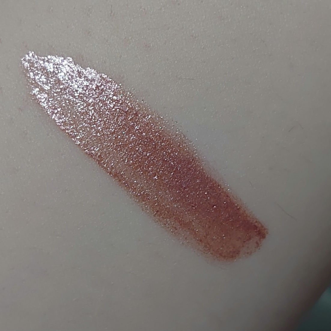 ダズルシャドウ リキッド ラブ ユアセルフ/M・A・C/リキッドアイシャドウを使ったクチコミ（2枚目）