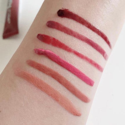 キス プランピング リップ クリーム 530 ピオニー バフ/REVLON/リップクリームの画像