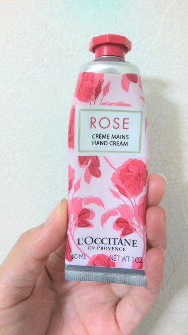 L'OCCITANE ローズ ハンドクリームのクチコミ「ロクシタンのハンドクリームシリーズ色んな種類があってどれも大好きだけど特にハマってるのはこのロ.....」（1枚目）