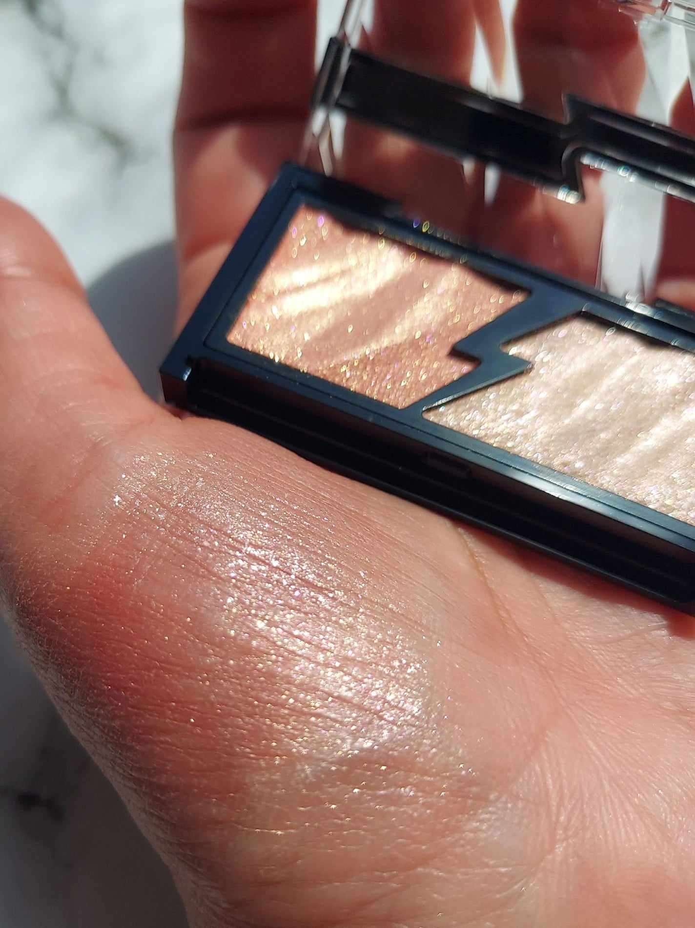 エレクトリックショックアイズ /KATE/アイシャドウパレットを使ったクチコミ(5枚目)