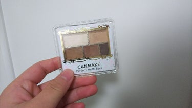 
💛CANMAKEのパーフェクトマルチアイズ０２💛


初めて買ったアイシャドウ💗

結構薄づきでナチュラルメイクとか
バレないメイクにはいいと思います👍

私はちょっと濃く塗ったりしてたので
母親にバ