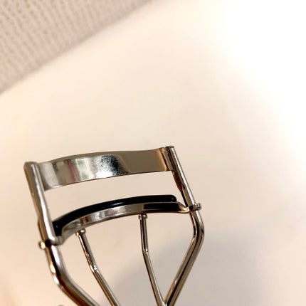 オルビス アイラッシュカーラーのクチコミ「オルビス
アイラッシュカーラー
ビューラー久しぶりに使いたいなと思って
値段もお手頃のこちら.....」(2枚目)