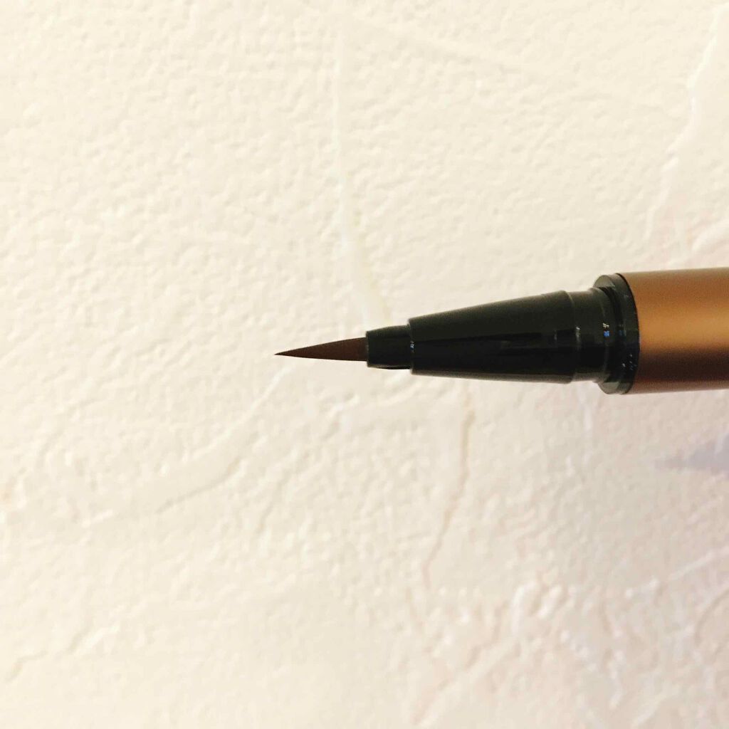 スキルレスライナー/LUMIURGLAS/リキッドアイライナーを使ったクチコミ(2枚目)