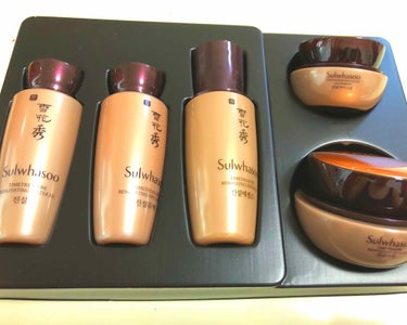 Sulwhasoo 珍雪水のクチコミ「ネット注文してた韓国コスメ達到着♡
雪花秀のトライアルキットとMISSHAアイシャドウと人気の.....」（2枚目）