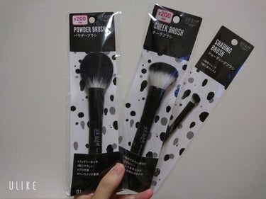 UR GLAM　SHADING BRUSH/U R GLAM/メイクブラシを使ったクチコミ（1枚目）