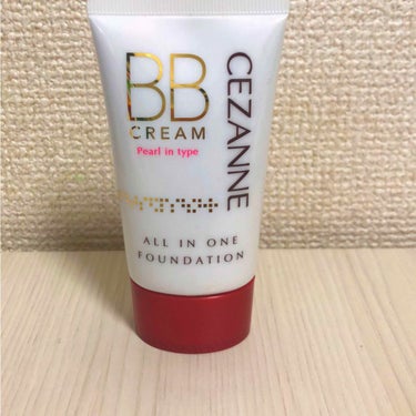 普段使い用
セザンヌ BBクリーム パール入り
P2 ナチュラルなオークル

SPF23 PA++

安いし伸びるし使いやすい！！
毎日使いでも愛せるコスパ！580円＋税

パールが入ってるのでツヤ感が