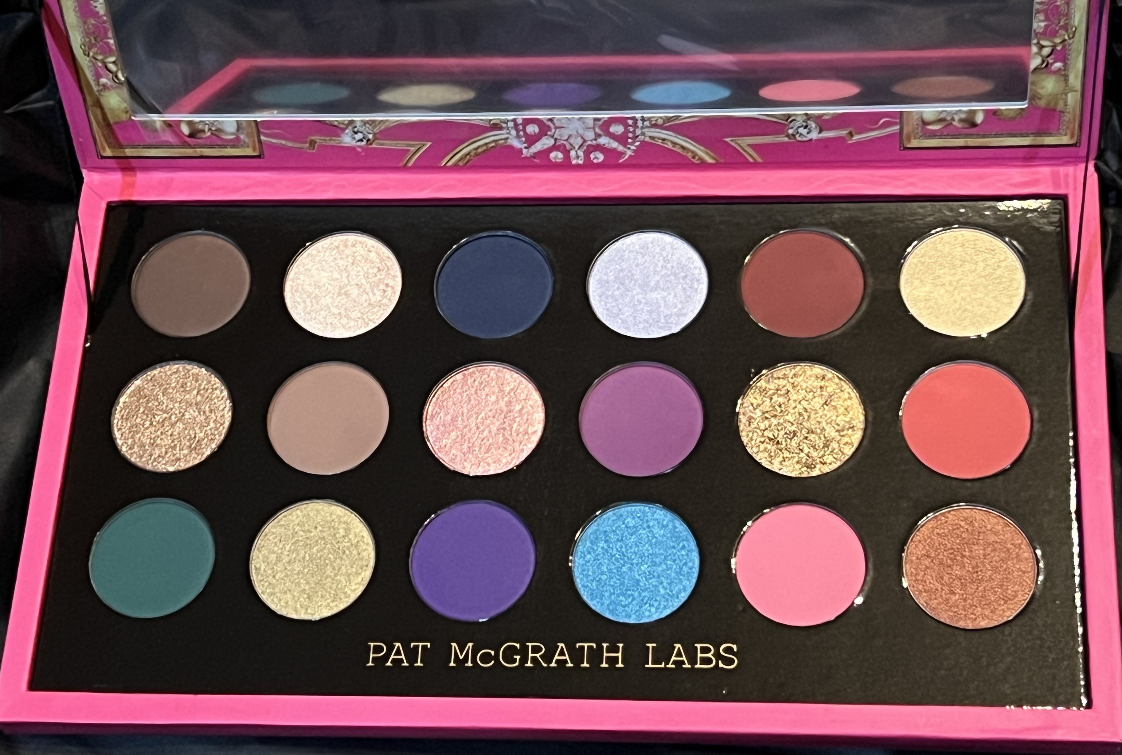 Mthrshp Mega Celestial Nirvana Eyeshadow Palette/PAT McGRATH LABS/アイシャドウパレットを使ったクチコミ（1枚目）