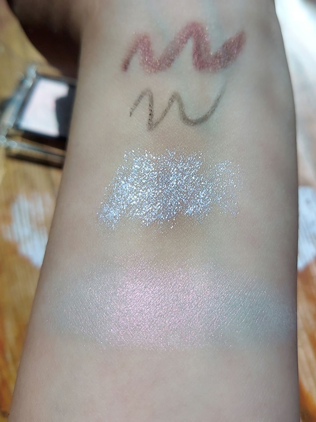 アディクション ザ アイシャドウ パール/ADDICTION/単色アイシャドウを使ったクチコミ（3枚目）