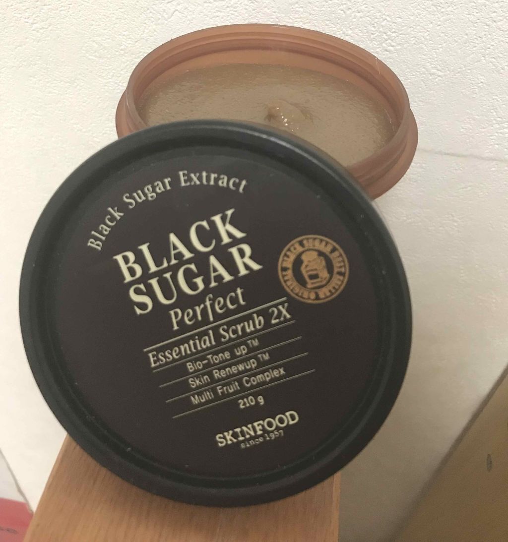 ブラックシュガー パーフェクト エッセンシャル スクラブ2X/SKINFOOD/洗い流すパック・マスクを使ったクチコミ（1枚目）