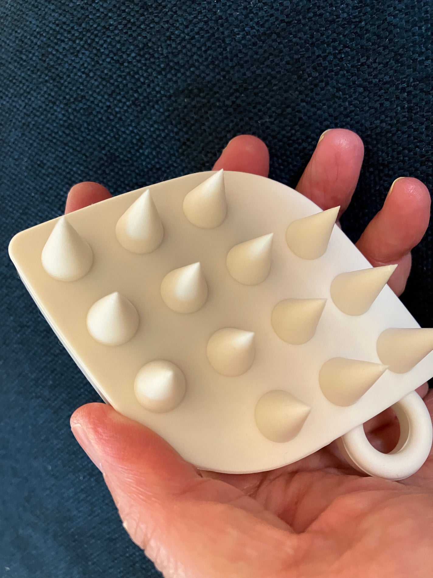 スカルプブラシ/ラサーナ/スカルプブラシを使ったクチコミ(4枚目)