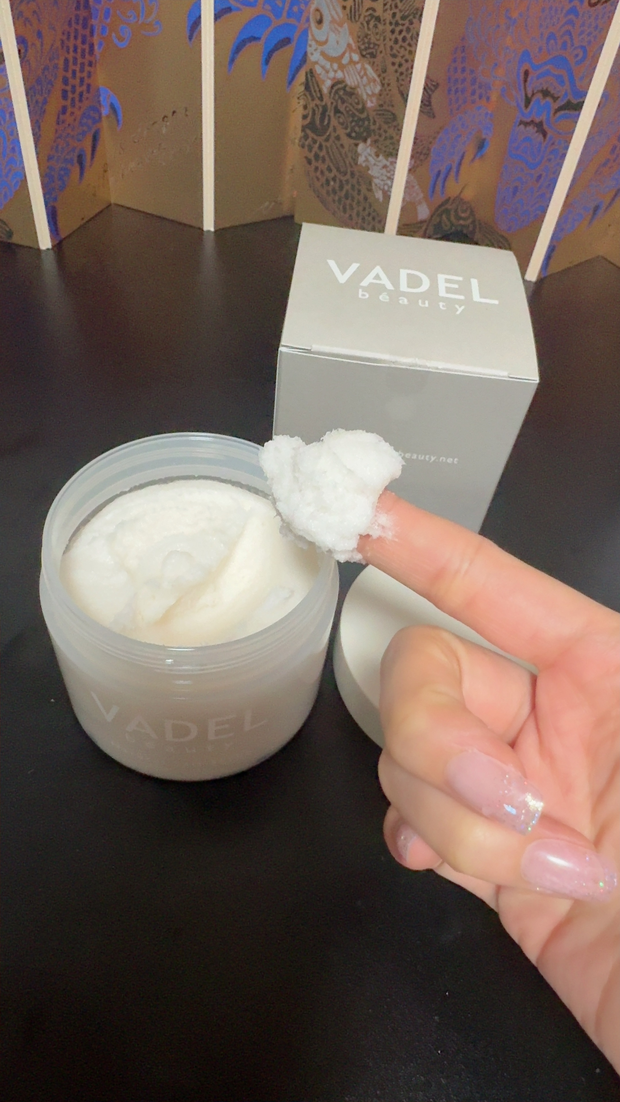 Natural salt scrub/VADEL beauty/ボディスクラブを使ったクチコミ（2枚目）