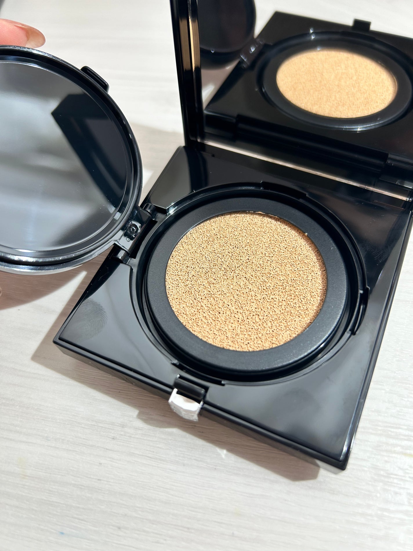 プリズム・リーブル・スキンケアリング・グロウ・クッション/GIVENCHY/クッションファンデーションを使ったクチコミ(4枚目)