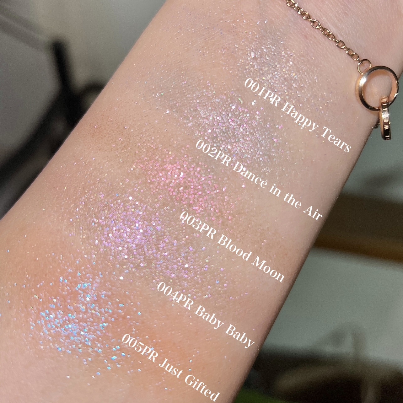  アディクション　ザ アイシャドウ プリズム 003PR　Blood Moon/ADDICTION/単色アイシャドウを使ったクチコミ（3枚目）