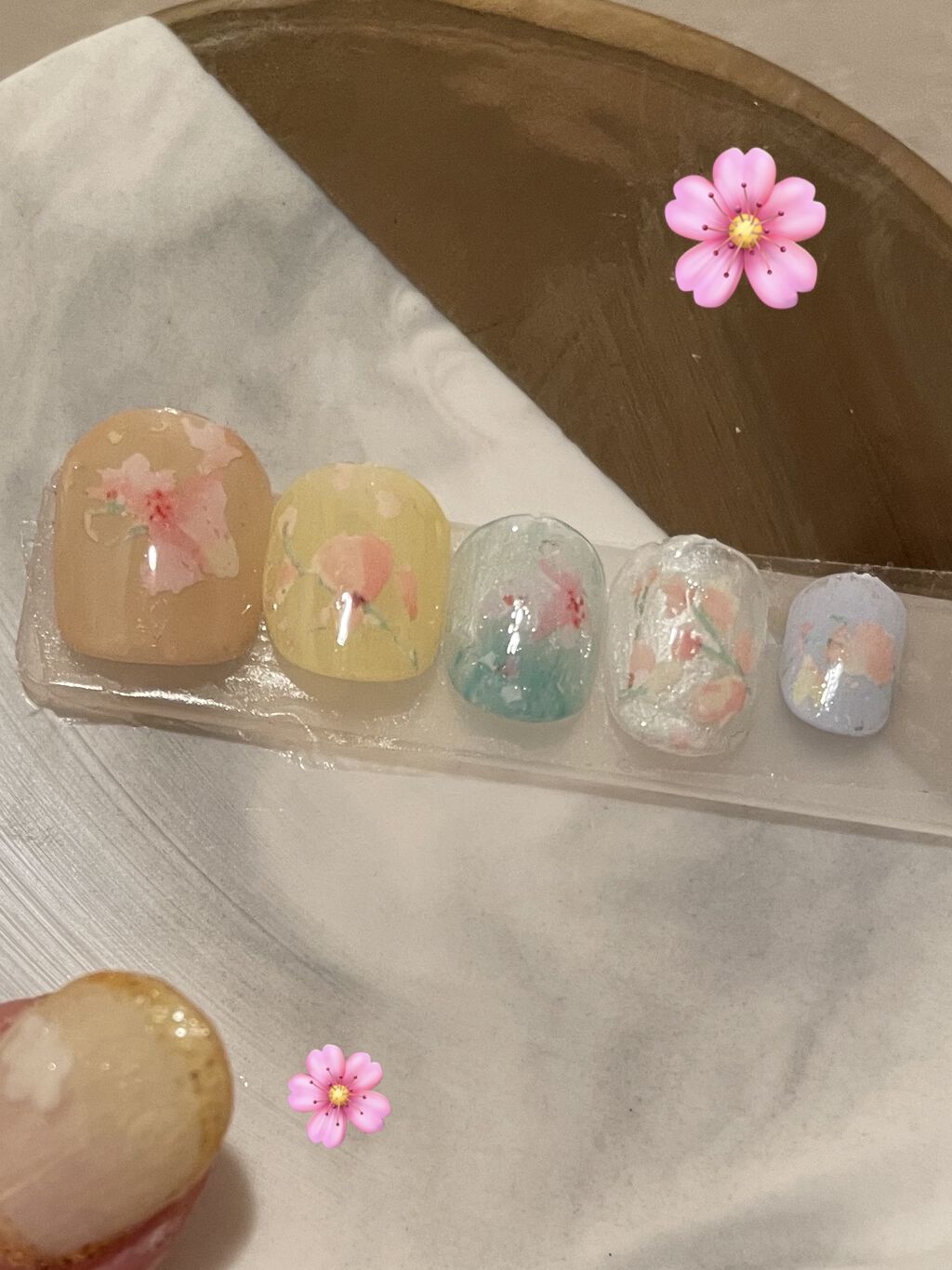 ホイルジェル/APRE/ジェルネイルを使ったクチコミ（2枚目）