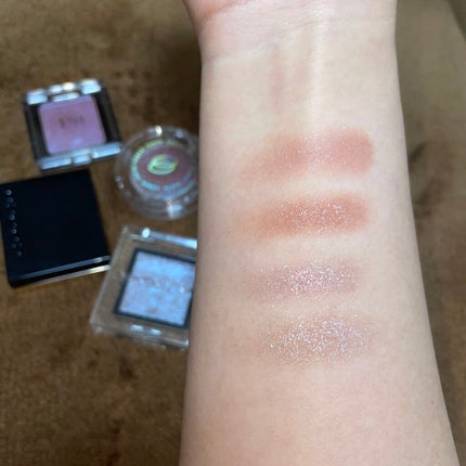 シアー グリッターアイズ/KiSS/単色アイシャドウを使ったクチコミ(3枚目)